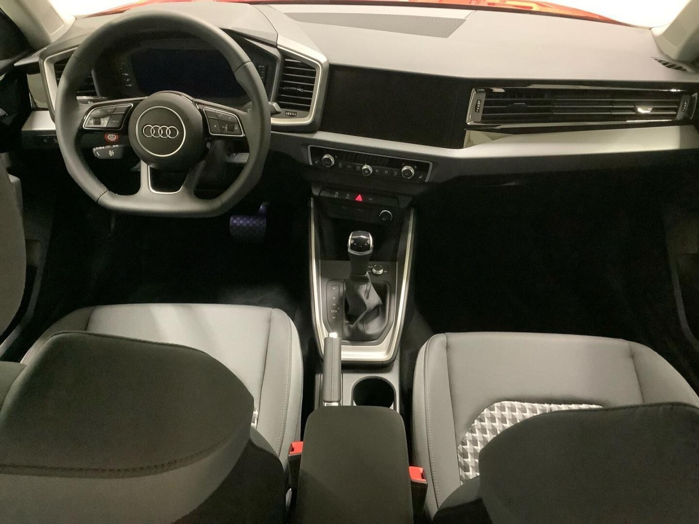 Bild über Audi A1 Sportback S line 30 TFSI S tronic - für weitere Informationen kontaktieren Sie den Audi Partner