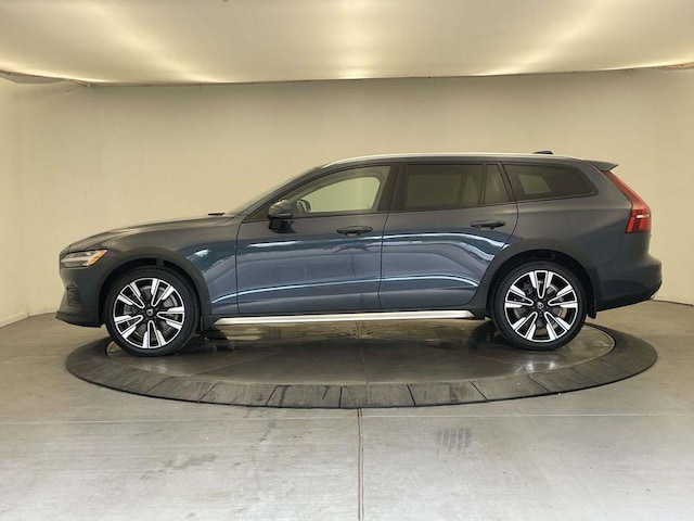 2020 Volvo V60 Cross Country