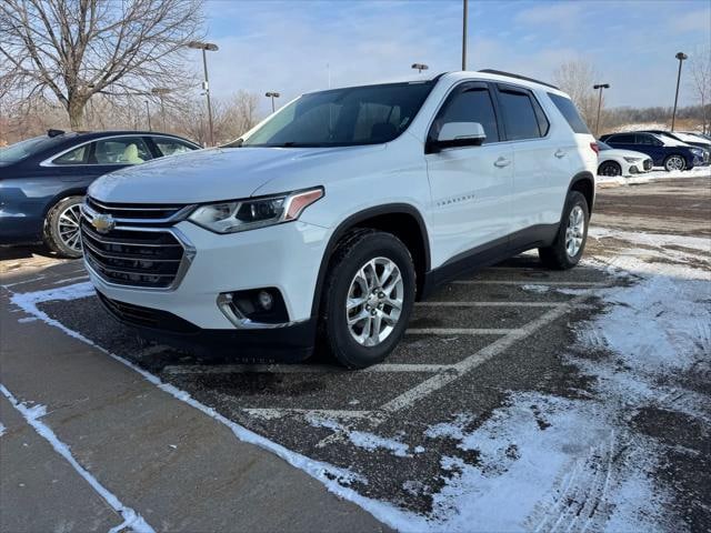 Used 2019 Chevrolet Traverse 1LT with VIN 1GNERGKW0KJ294302 for sale in Maplewood, Minnesota
