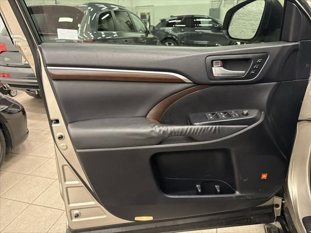 2015 TOYOTA HIGHLANDER - Image 21