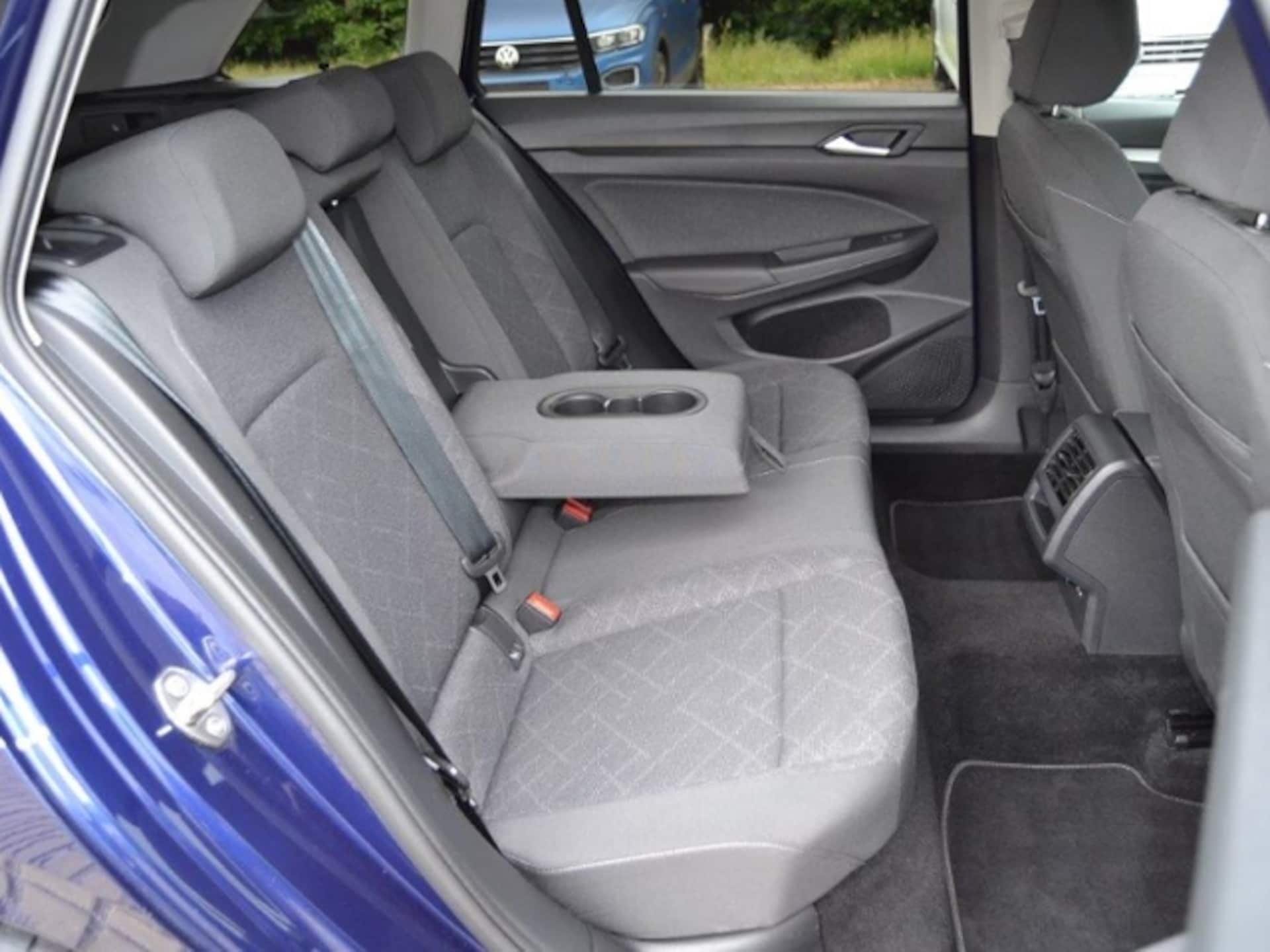 Volkswagen Golf Variant Life