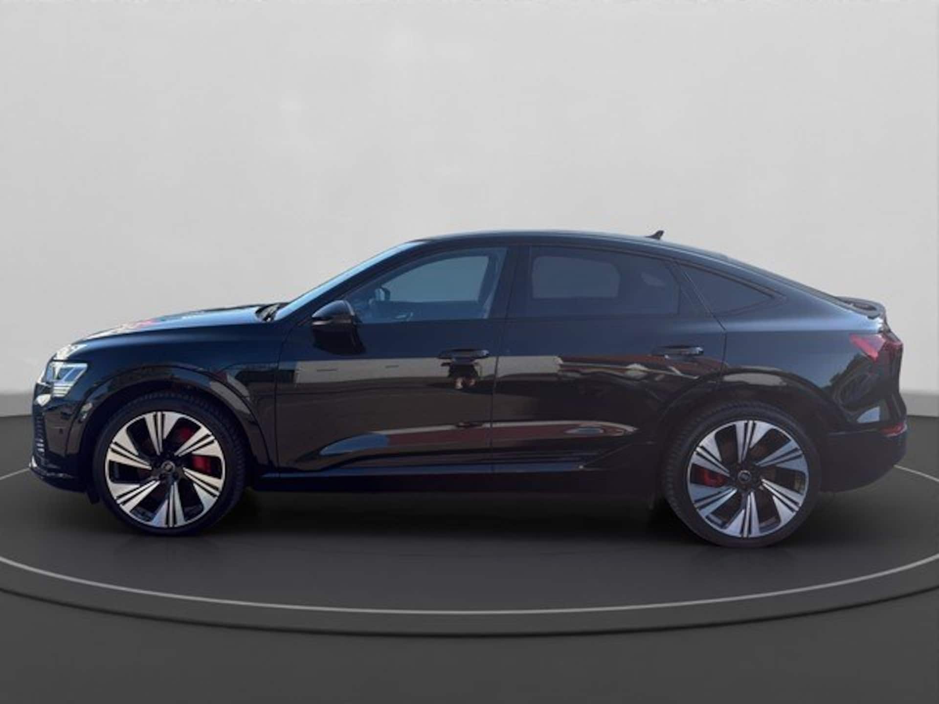 Audi Q8 Sportback e-tron S line