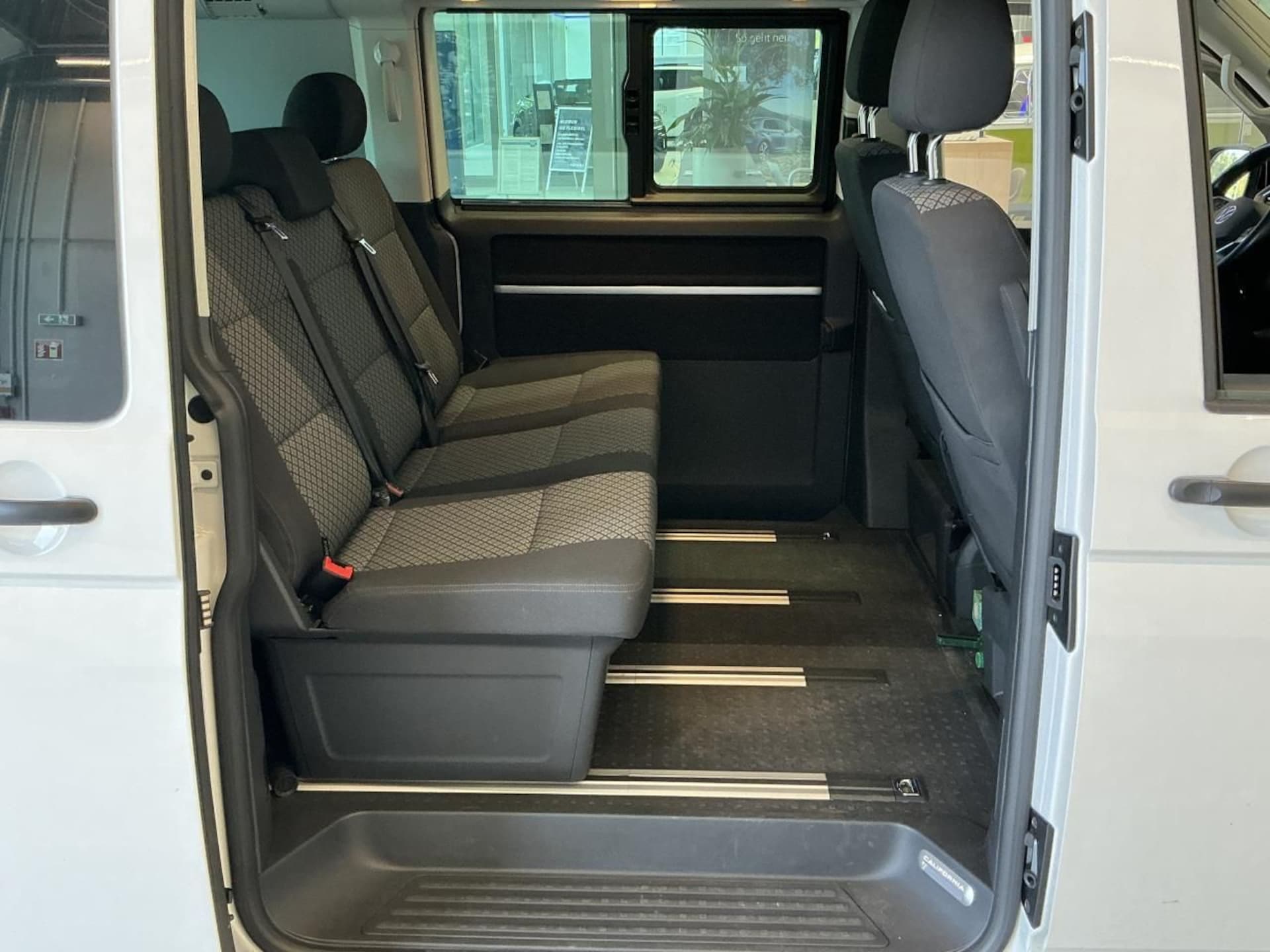 Volkswagen T6.1 California Beach