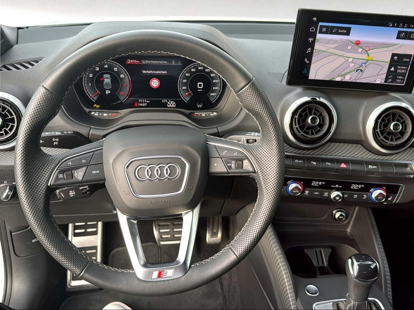 Bild über Audi Q2 S line 35 TFSI S tronic - für weitere Informationen kontaktieren Sie den Audi Partner