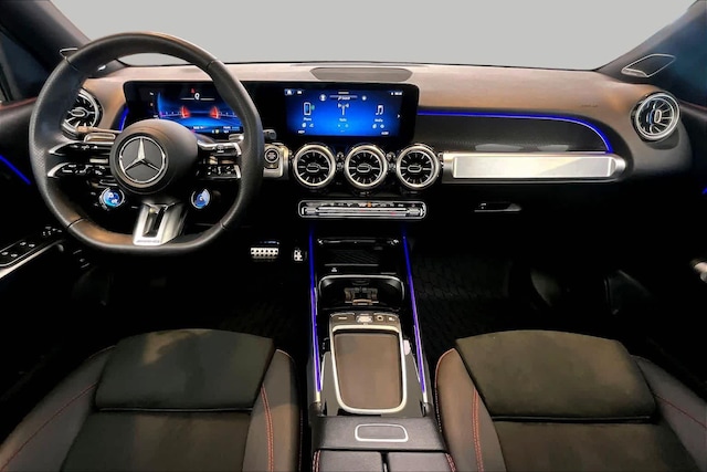 2026 Mercedes-Benz GLB AMG GLB 35 - Photo 16