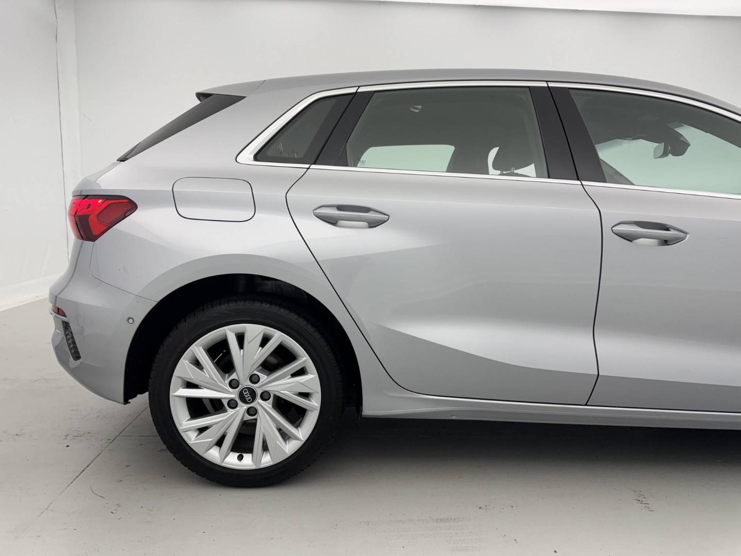 Image about Audi A3 Sportback Design Luxe 35 TDI 110 kW (150 ch) S tronic