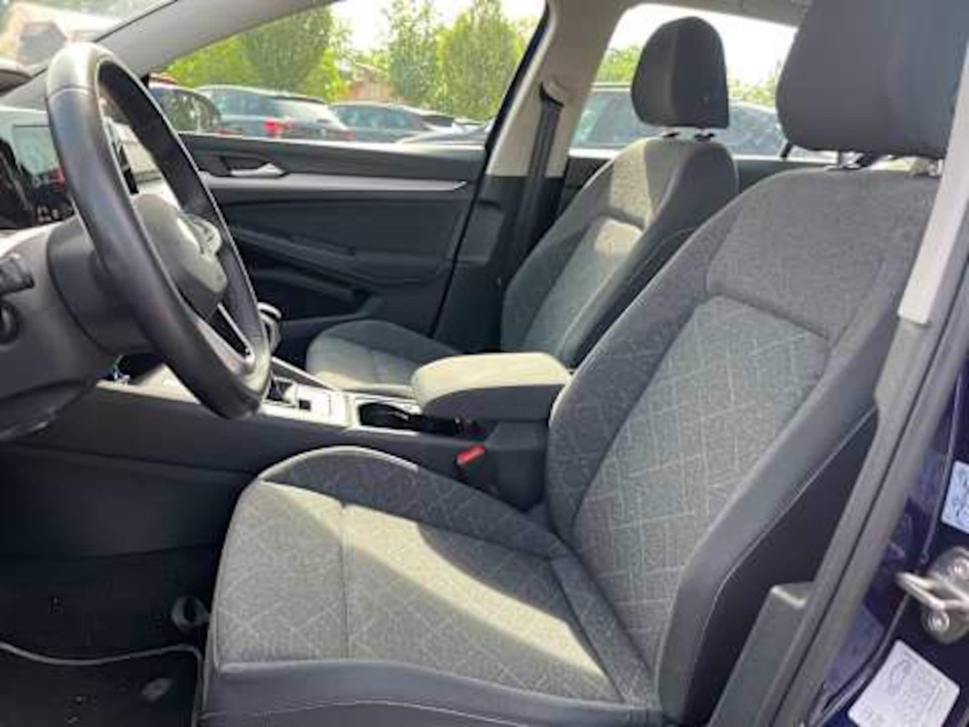 Volkswagen Golf Life