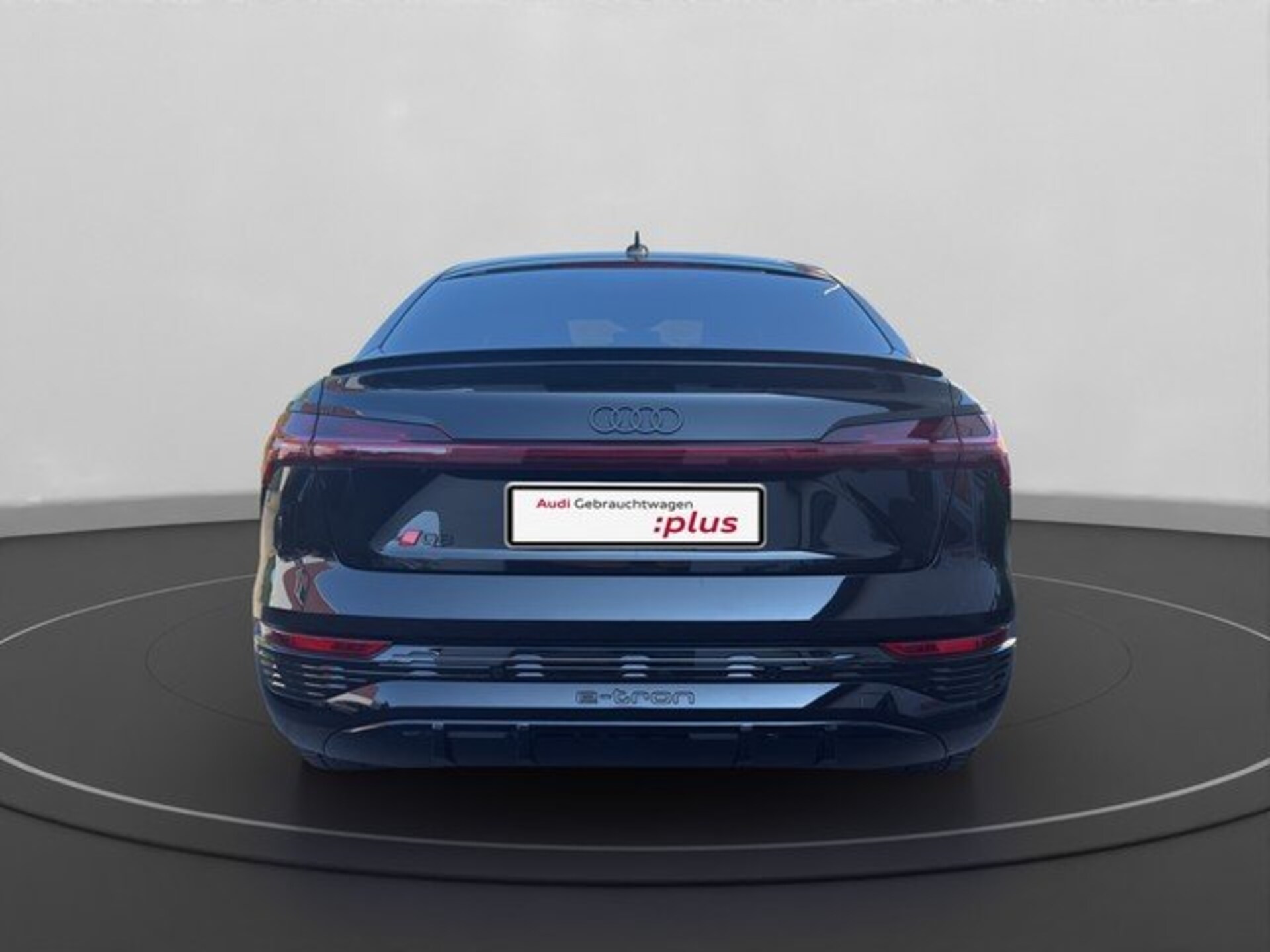 Audi Q8 Sportback e-tron S line