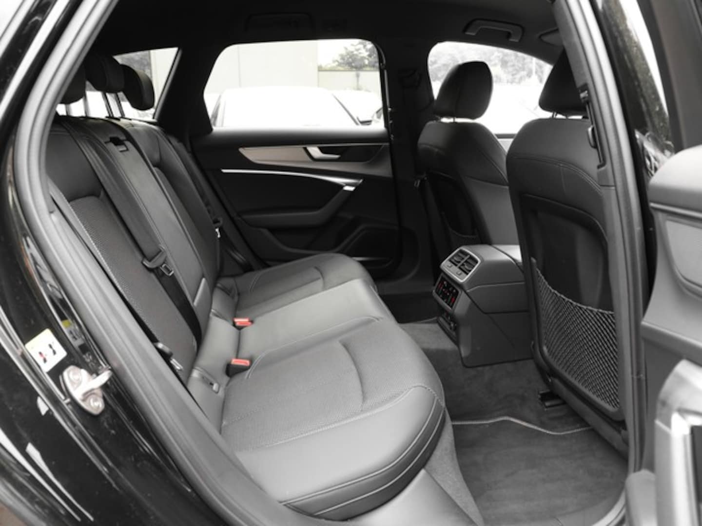 Bild über Audi A6 Avant TFSI e advanced 50 TFSI e quattro S tronic - für weitere Informationen kontaktieren Sie den Audi Partner