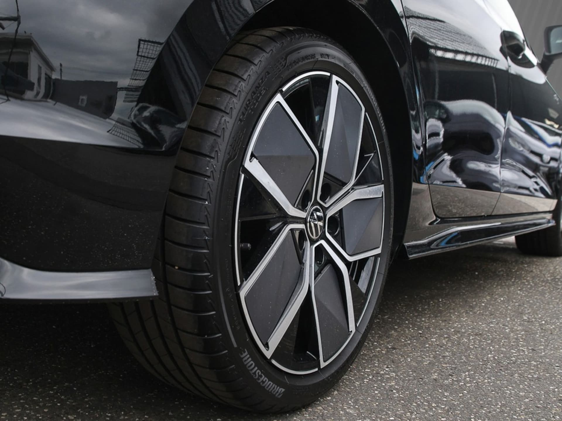 Volkswagen Golf R-Line