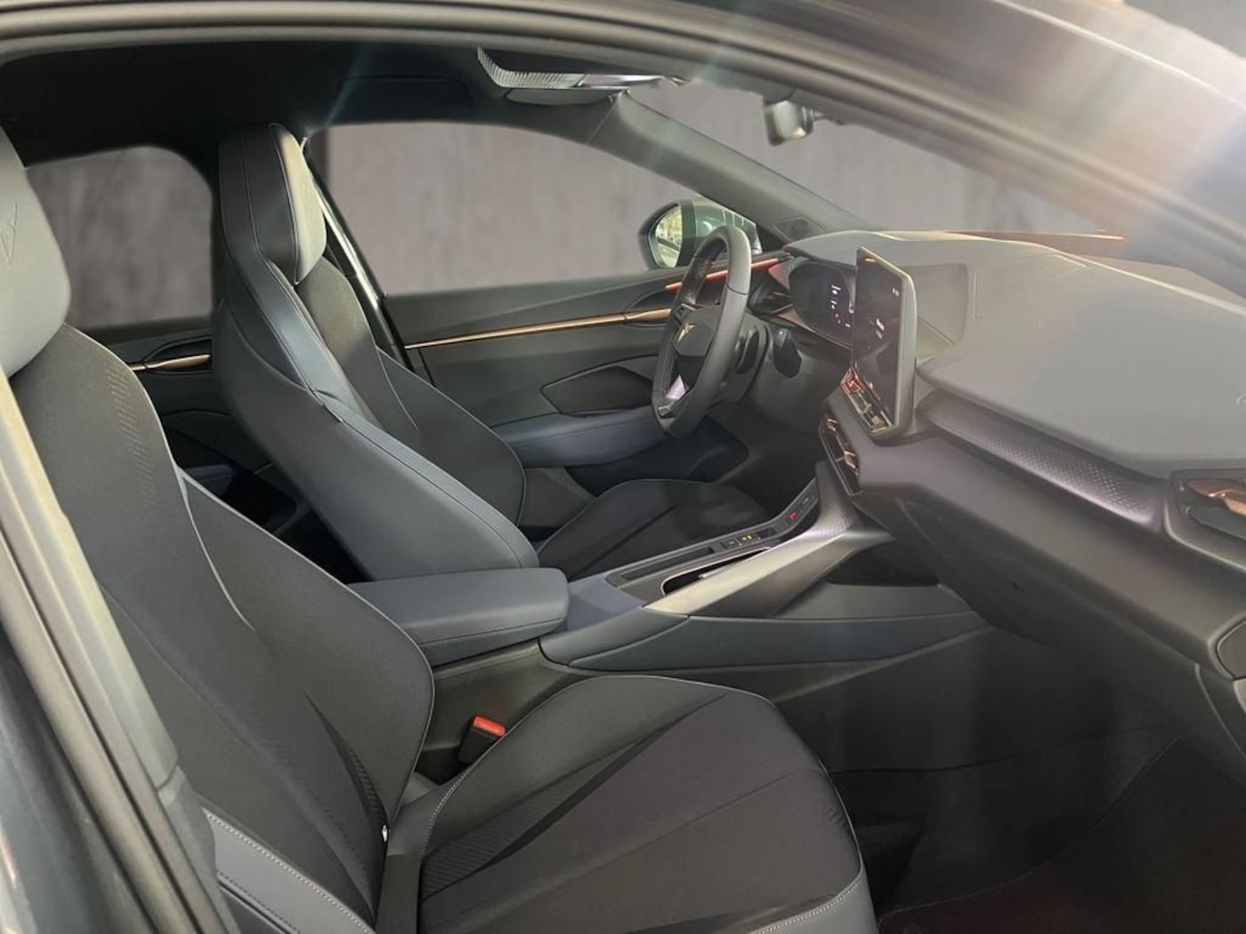 CUPRA Terramar 1.5 TSI e-Hybrid DSG 150 kW (204 CV) — photo 5