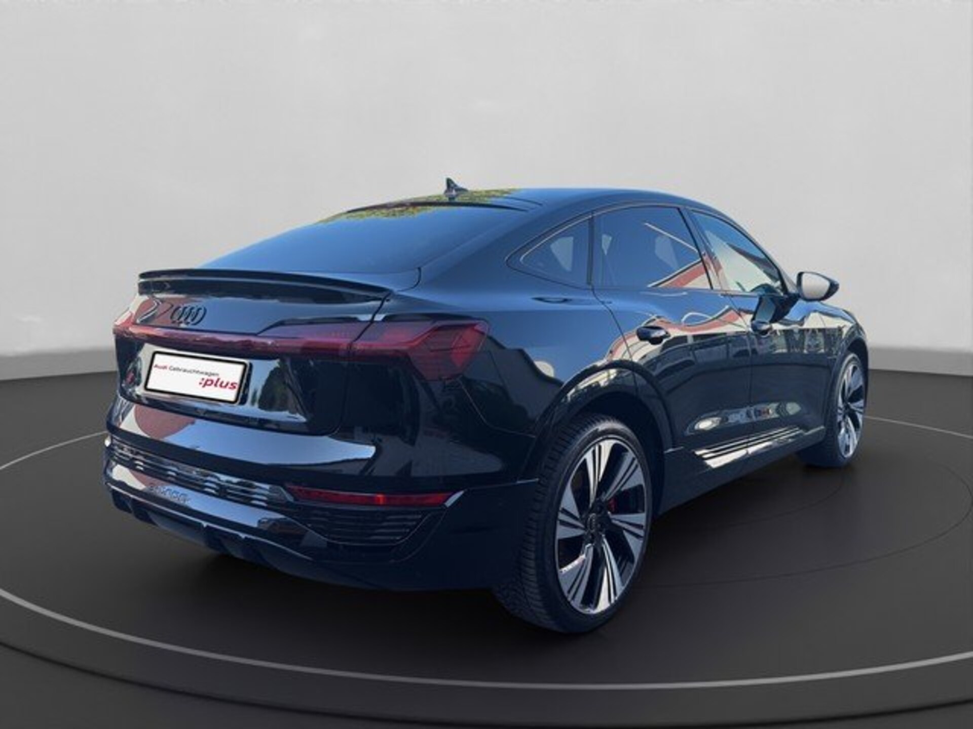 Audi Q8 Sportback e-tron S line