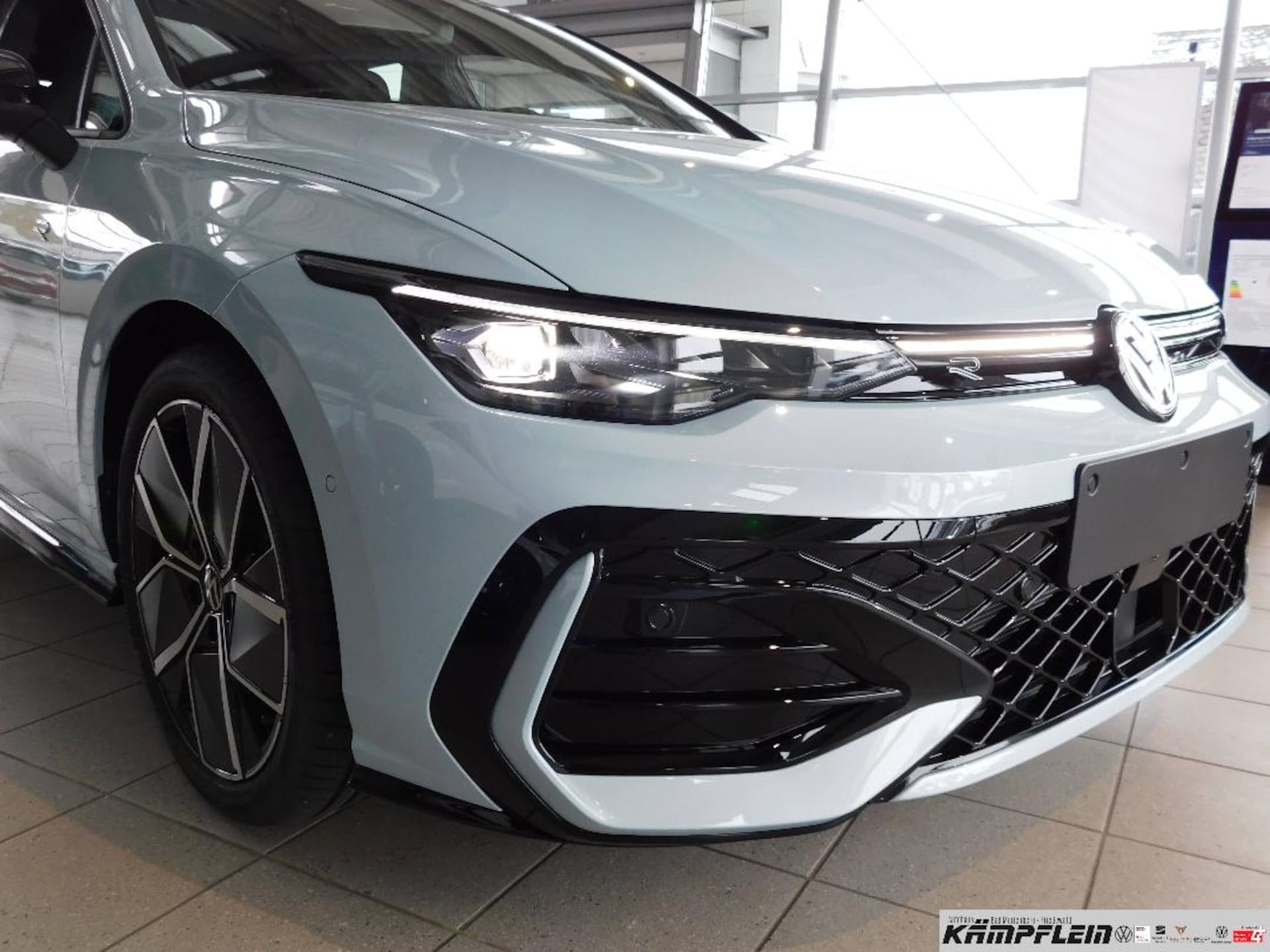 Volkswagen Golf R-Line