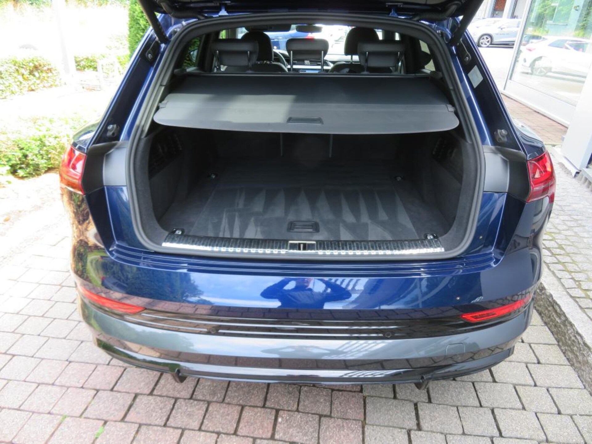 Audi e-tron S line