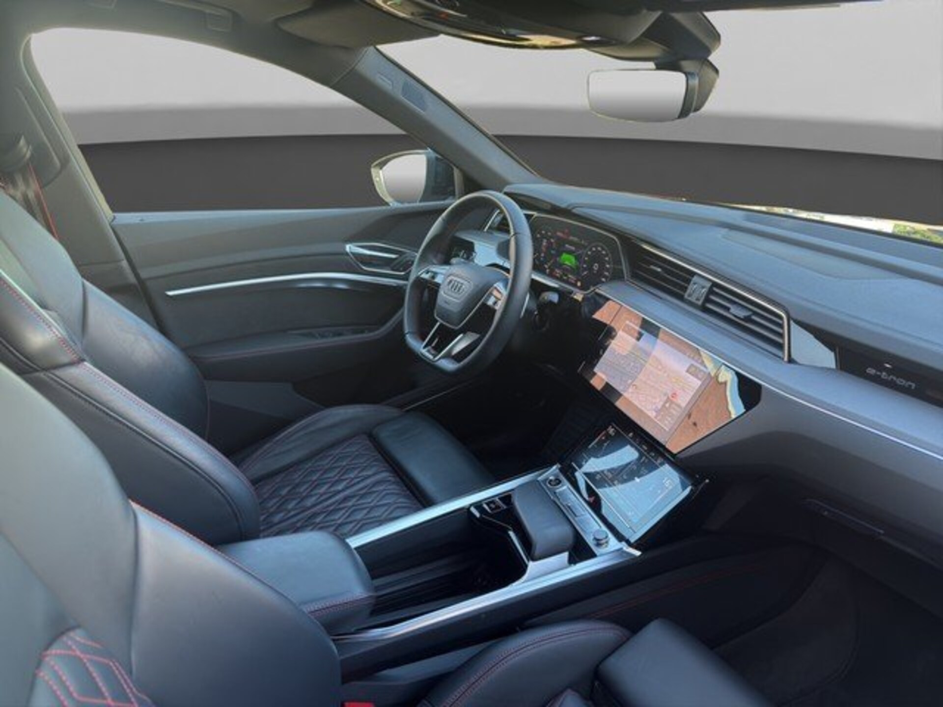 Audi Q8 Sportback e-tron S line