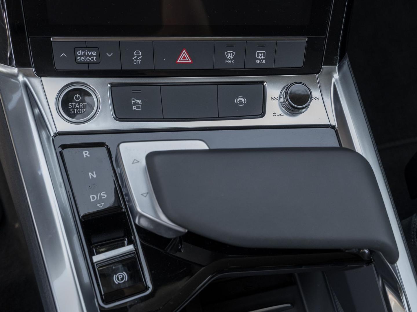 Image about Audi Q8 e-tron advanced 50 e-tron quattro