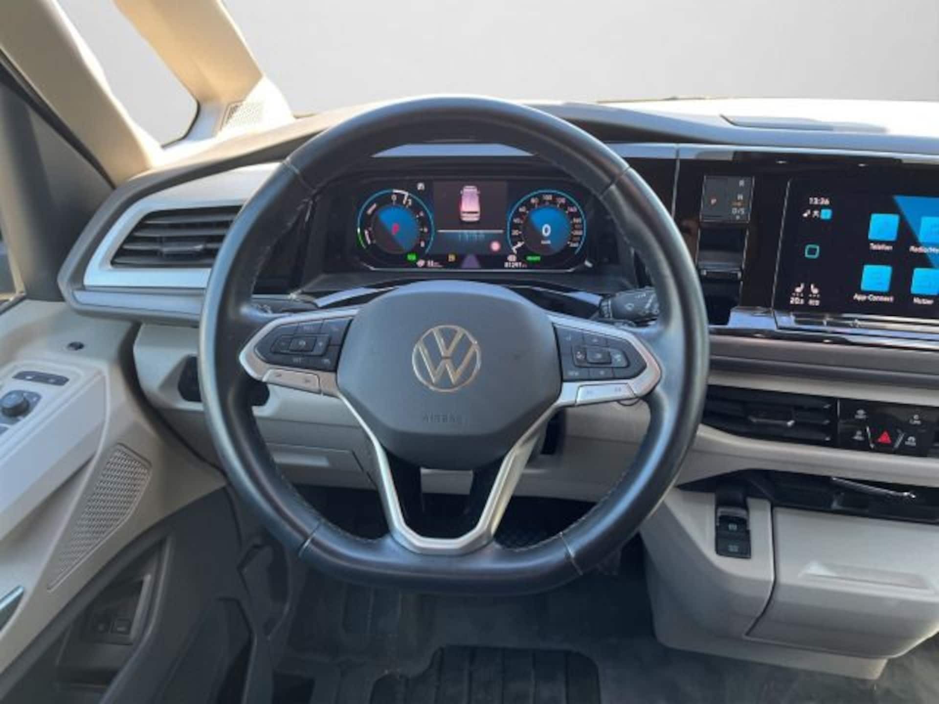 Volkswagen Multivan Langversion Basis-Modell