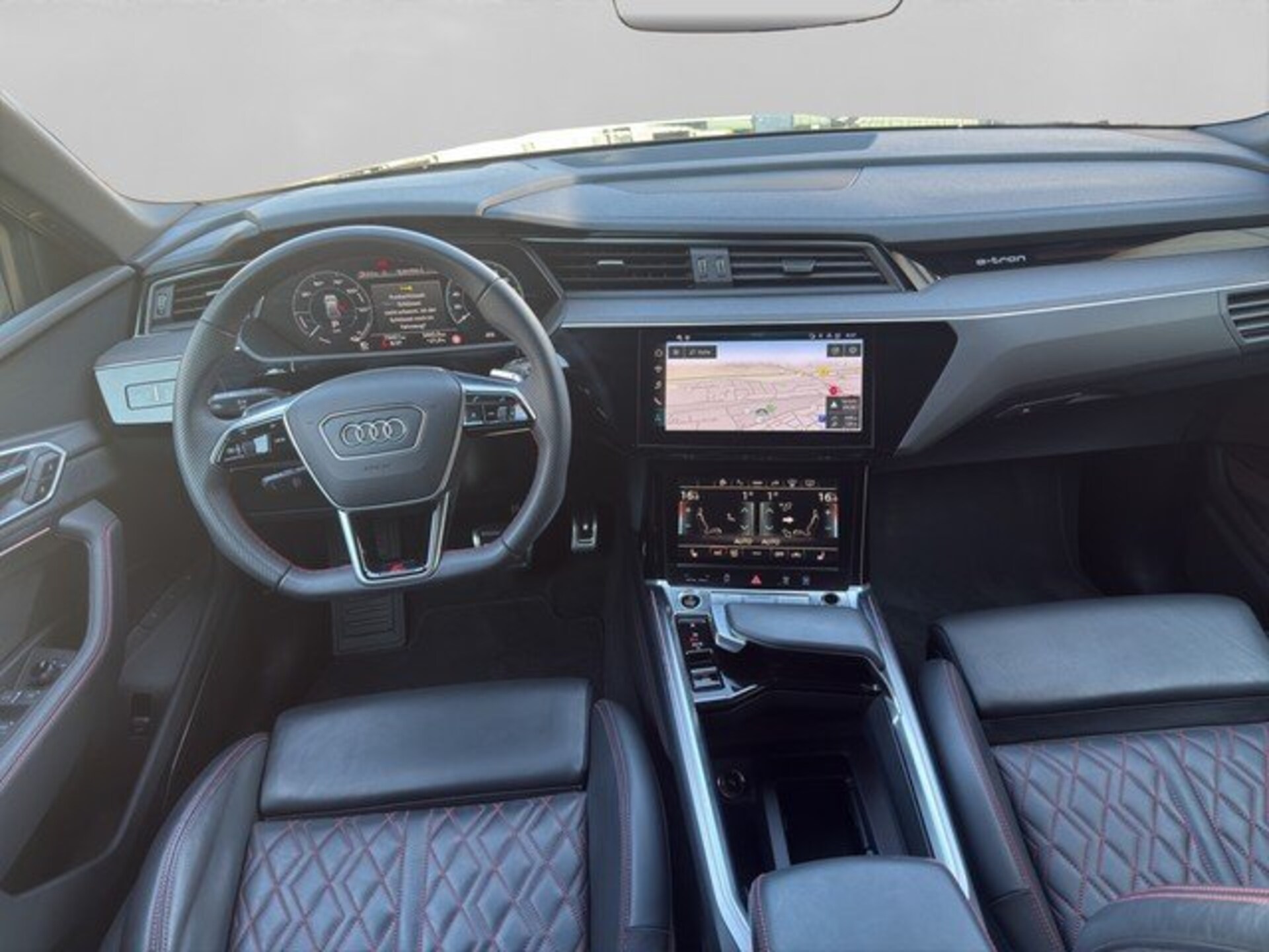 Audi Q8 Sportback e-tron S line