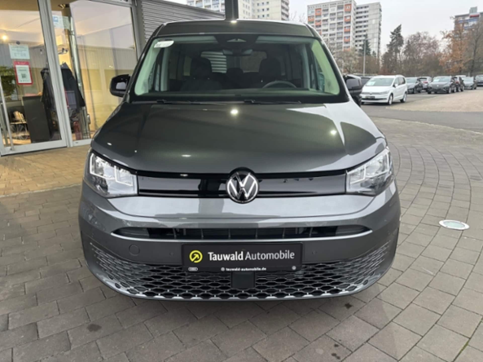Volkswagen Caddy Maxi Basis-Modell