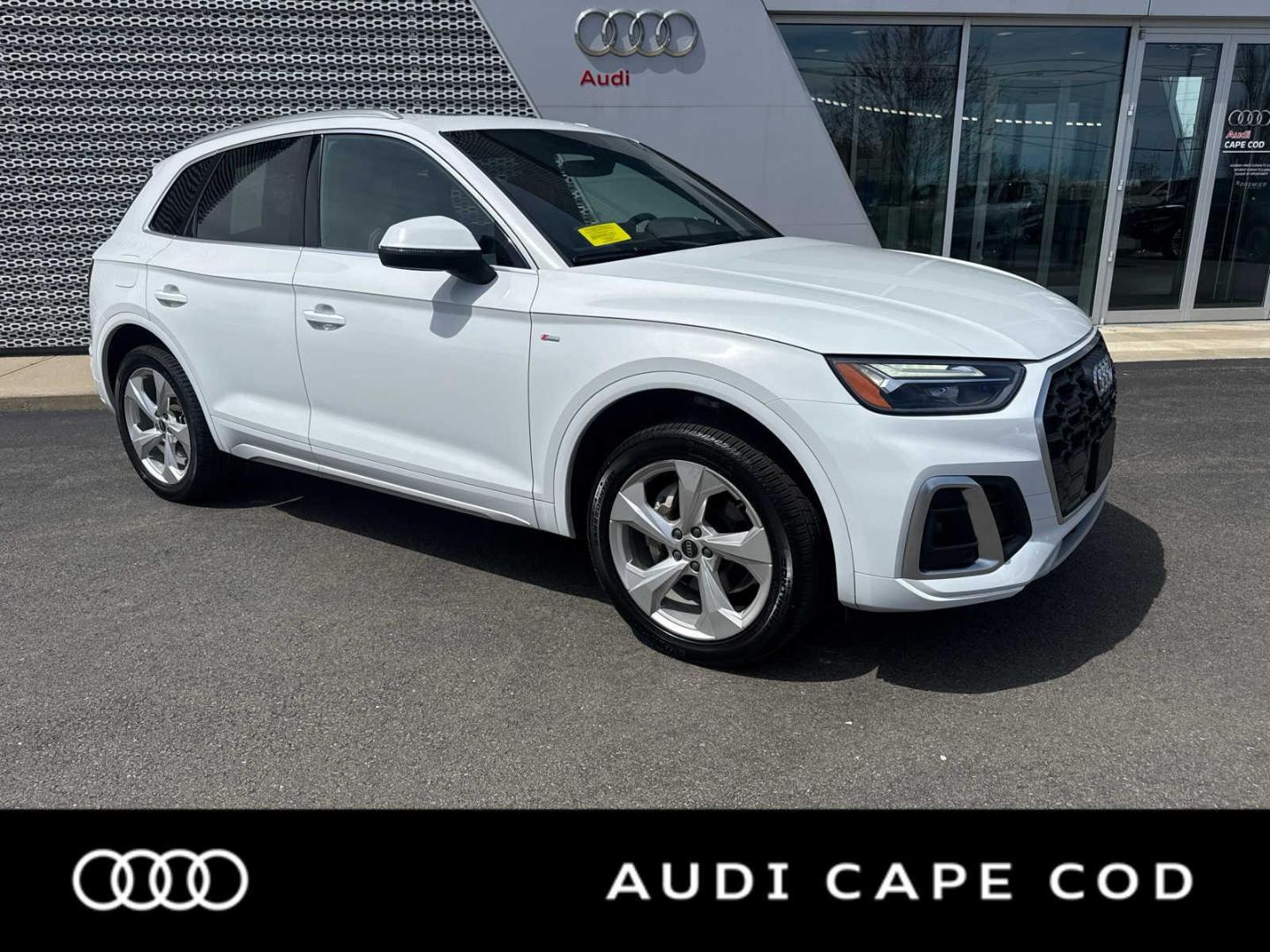 2024 Audi Q5 45 Premium Plus's photo