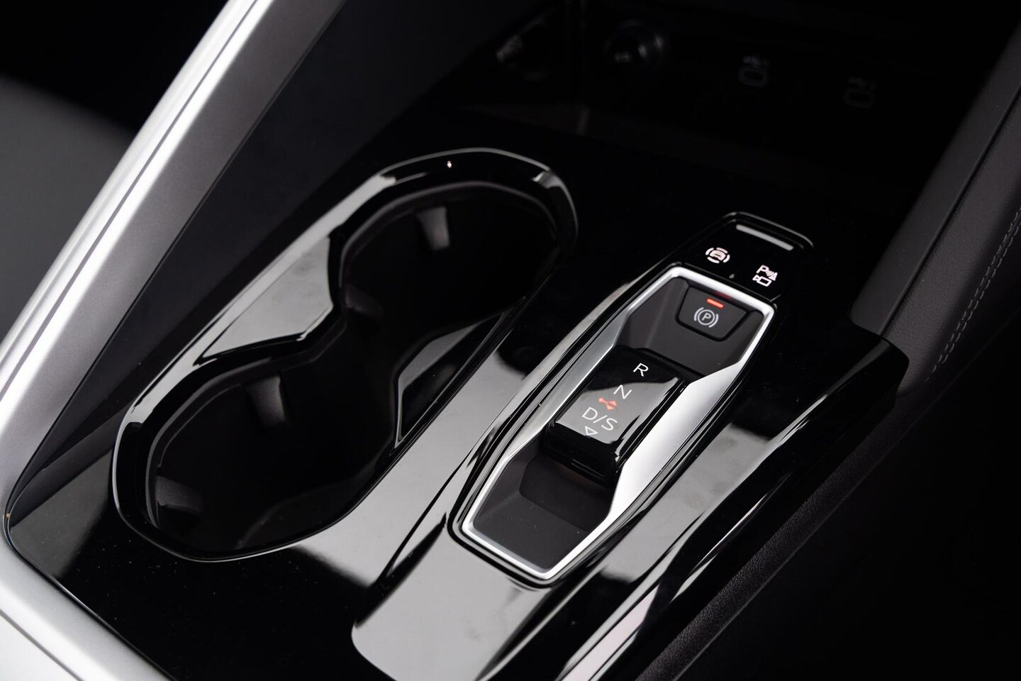 Image about Audi Q5 SUV e-hybrid quattro S tronic