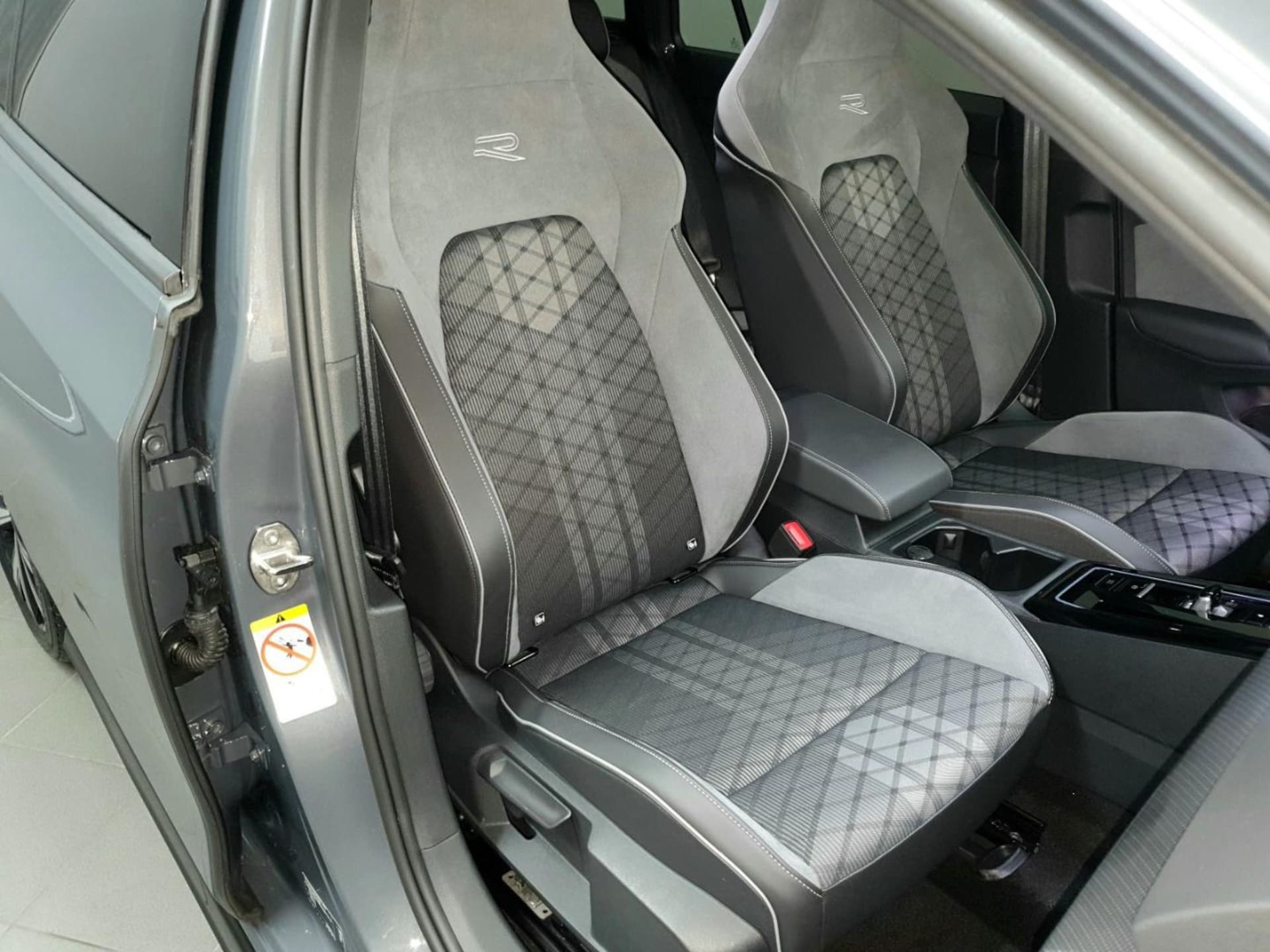 Volkswagen Golf Variant R-Line