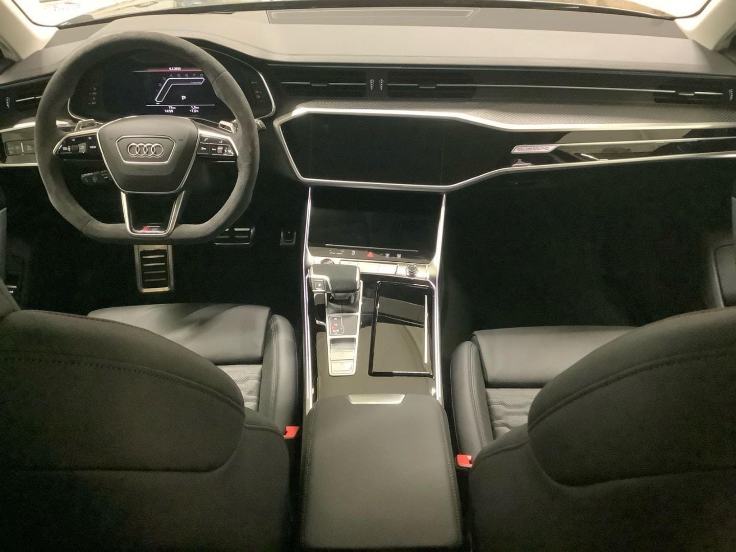 Bild über Audi RS 6 Avant performance quattro tiptronic - für weitere Informationen kontaktieren Sie den Audi Partner
