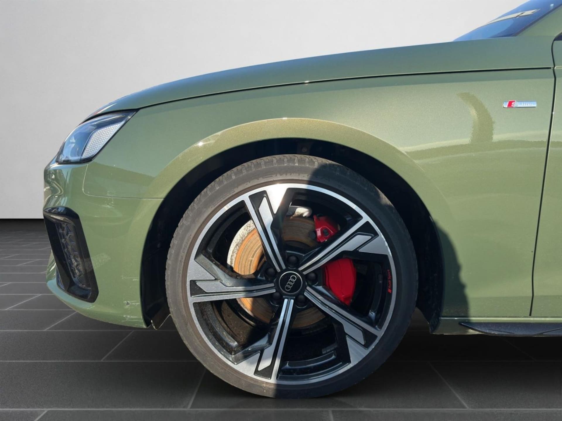 Audi A4 Avant S line