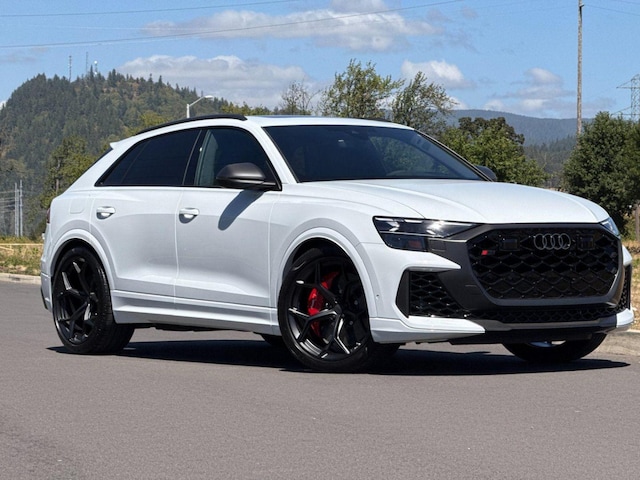 2026 Audi RS Q8 SUV performance