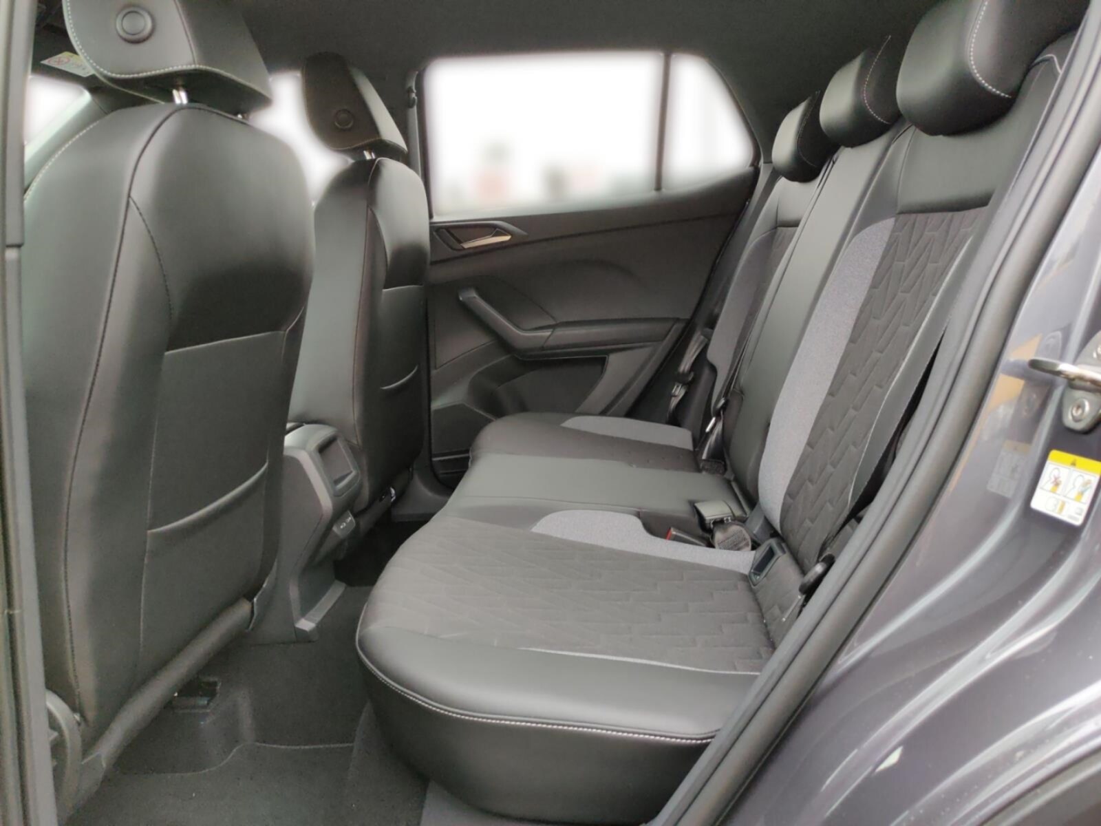 Volkswagen T-Cross – Bild 11
