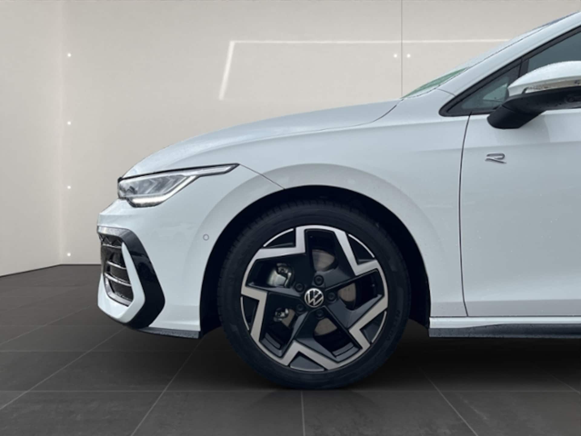 Volkswagen Golf R-Line