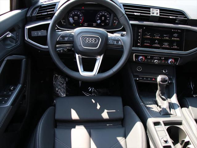 2025 AUDI Q3 - Image 16