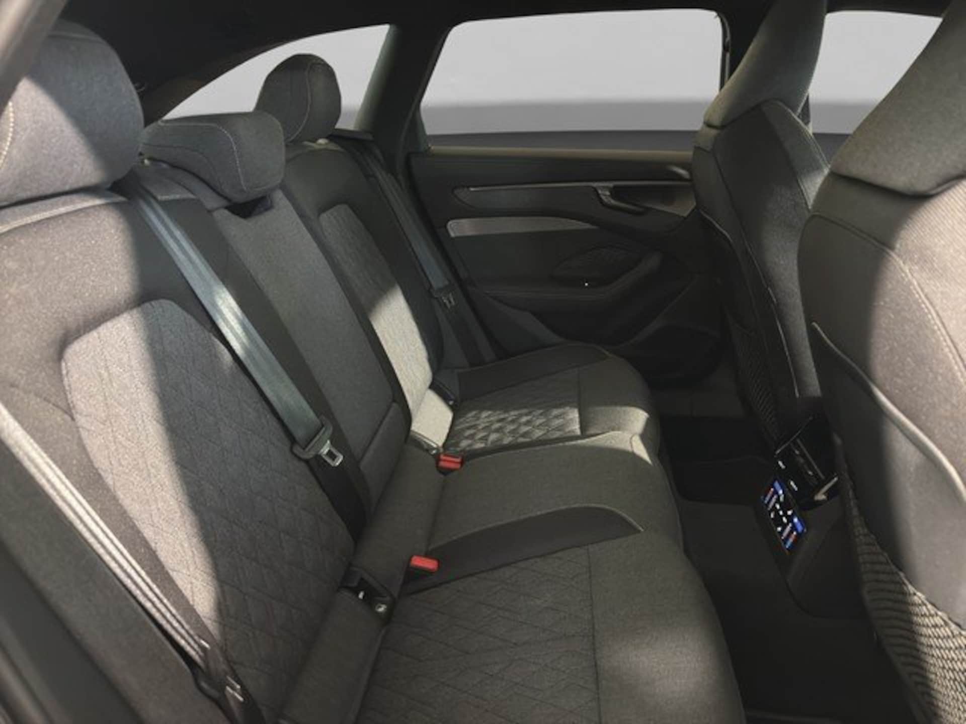 Audi A6 Avant edition one
