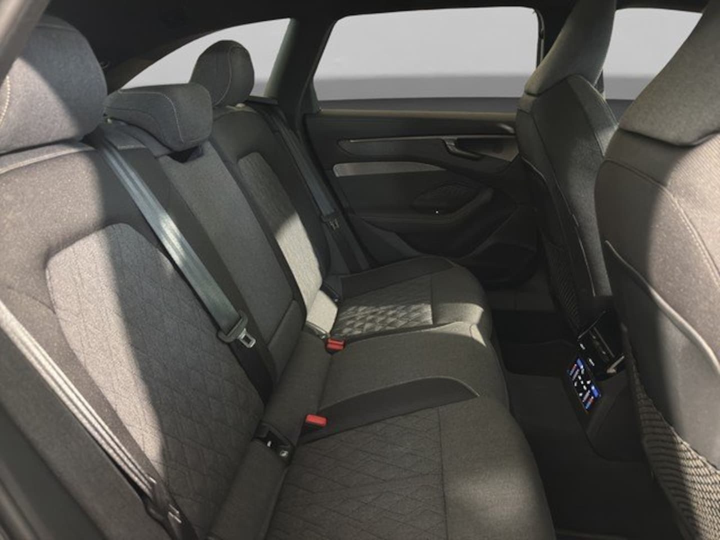 Bild über Audi A6 Avant edition one TDI quattro 150 kW S tronic - für weitere Informationen kontaktieren Sie den Audi Partner