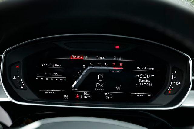 2025 Audi S8 Base - Photo 35