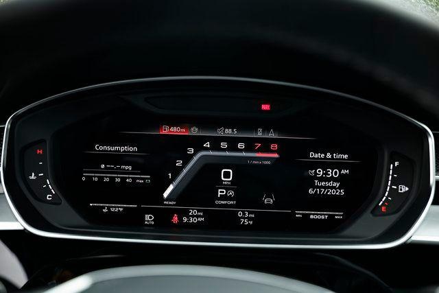 2025 Audi S8 Base - Photo 35