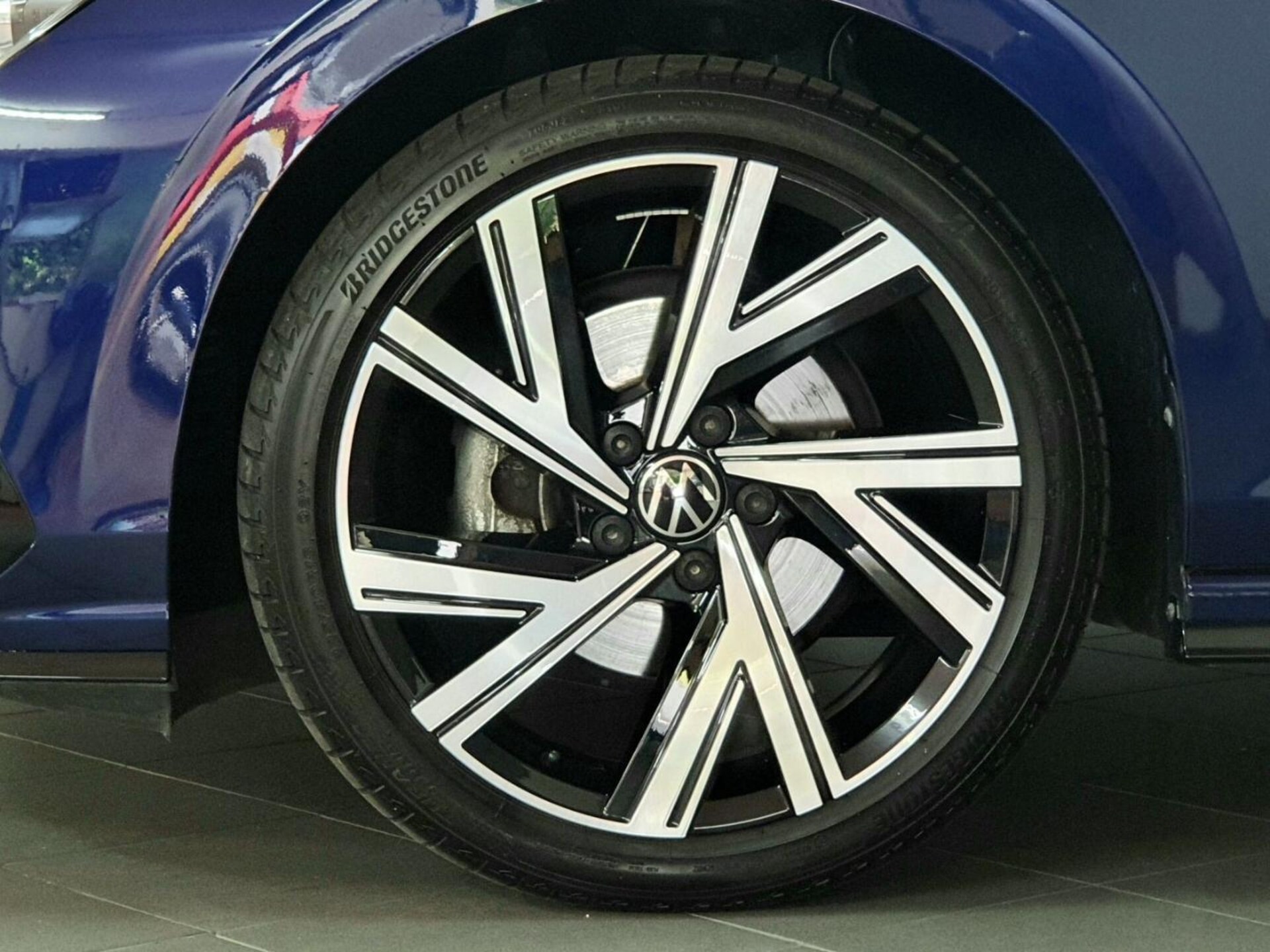 Volkswagen Golf R-Line