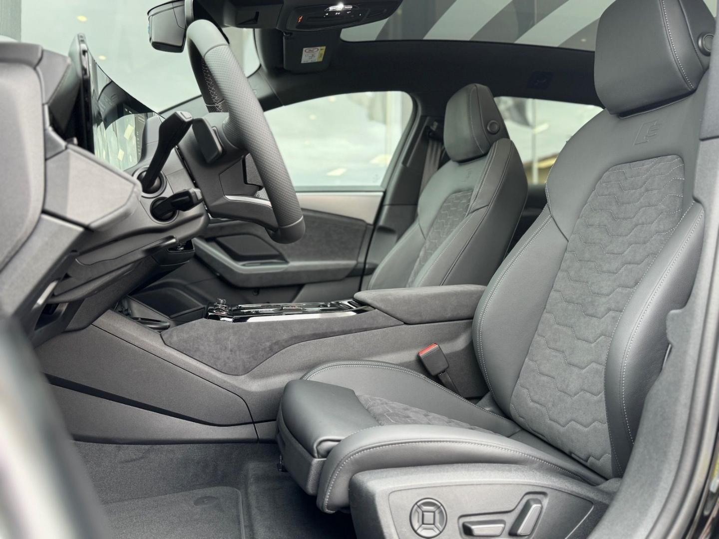 Bild über Audi A6 Avant e-tron S line business e-tron performance 270 kW - für weitere Informationen kontaktieren Sie den Audi Partner
