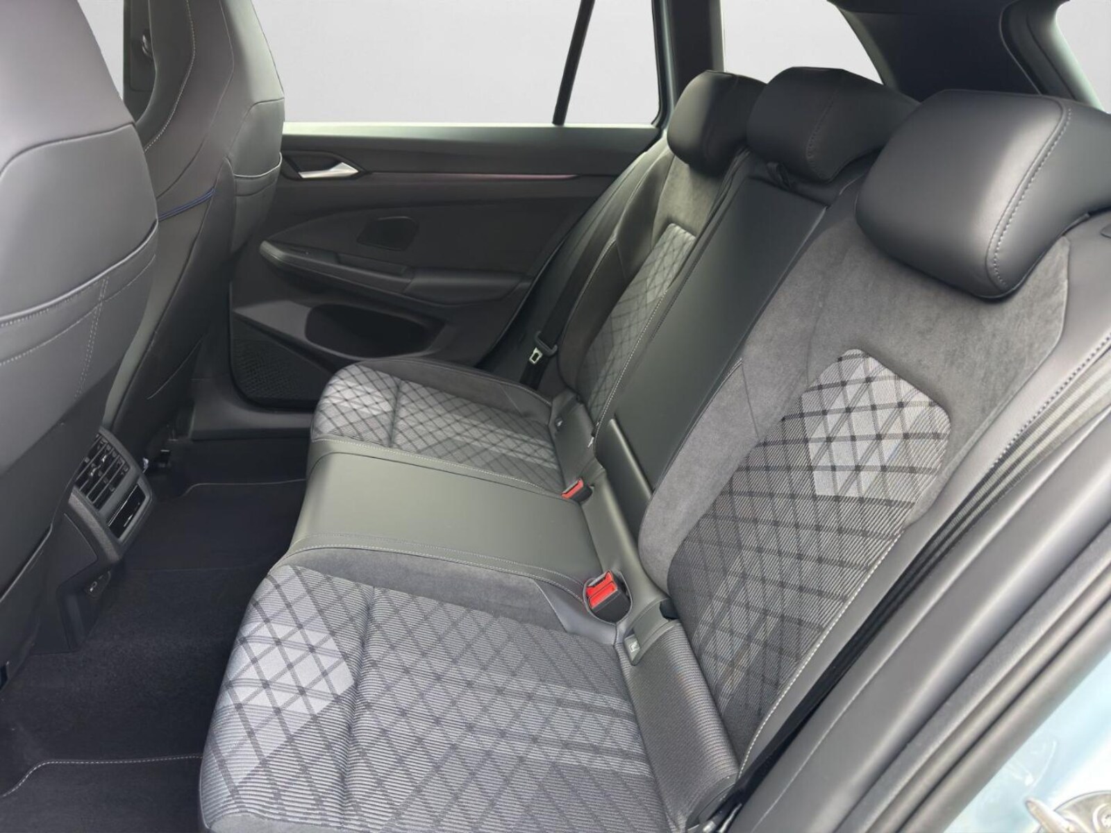 Volkswagen Golf Variant – Bild 8