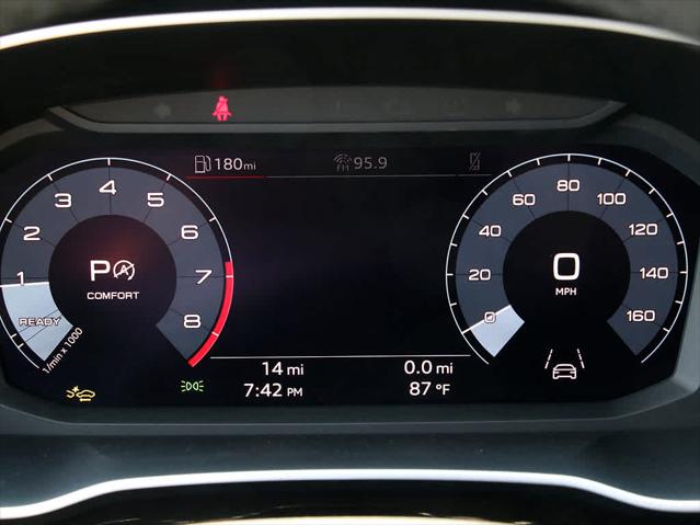 2025 AUDI Q3 - Image 18