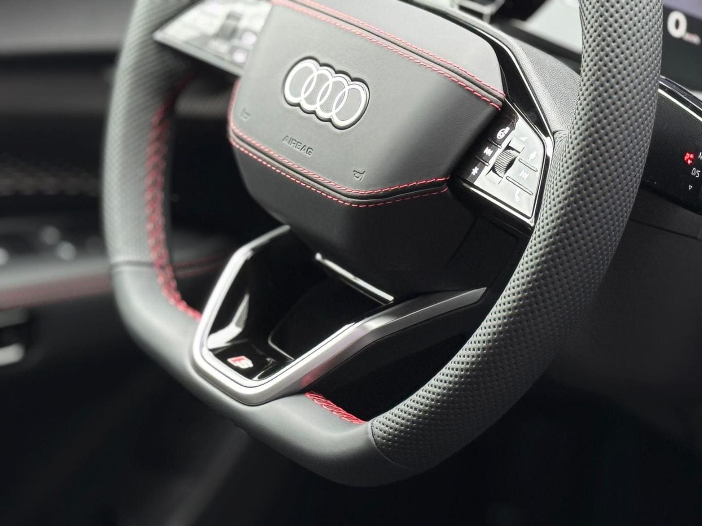 Bild über Audi Q7 SUV TDI quattro 220 kW tiptronic - für weitere Informationen kontaktieren Sie den Audi Partner