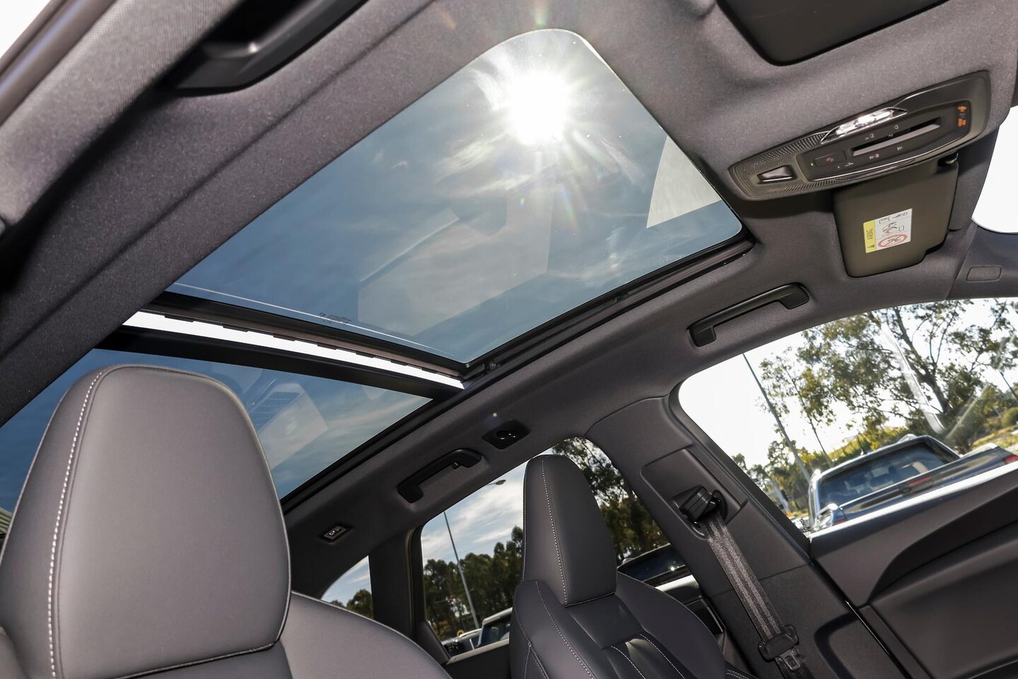Image about Audi Q5 SUV e-hybrid quattro S tronic