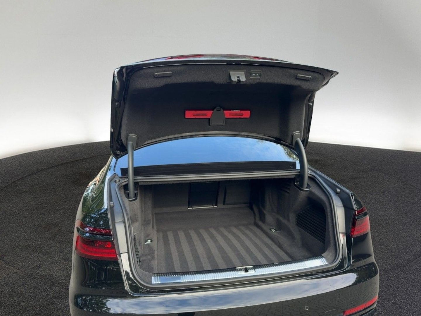 Bild über Audi S8 TFSI quattro tiptronic - für weitere Informationen kontaktieren Sie den Audi Partner