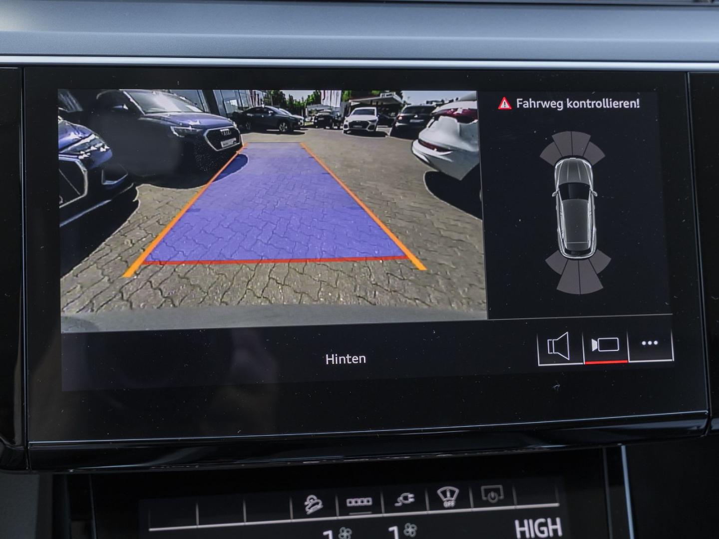 Image about Audi Q8 e-tron advanced 50 e-tron quattro