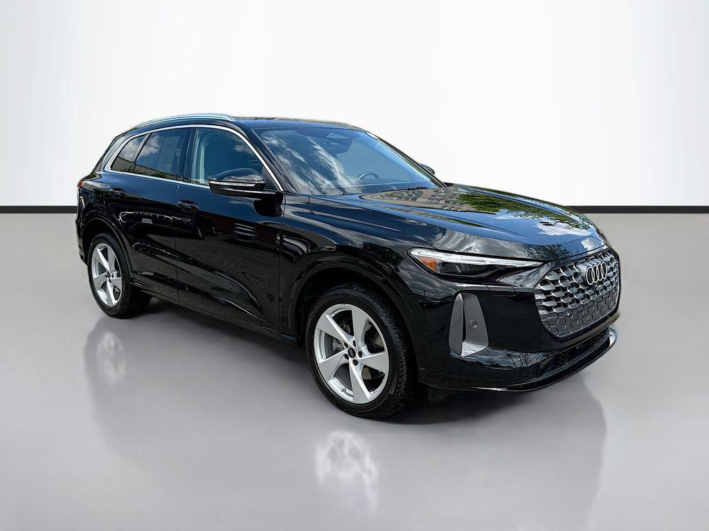 2025 Audi Q5 40 Premium Plus's photo
