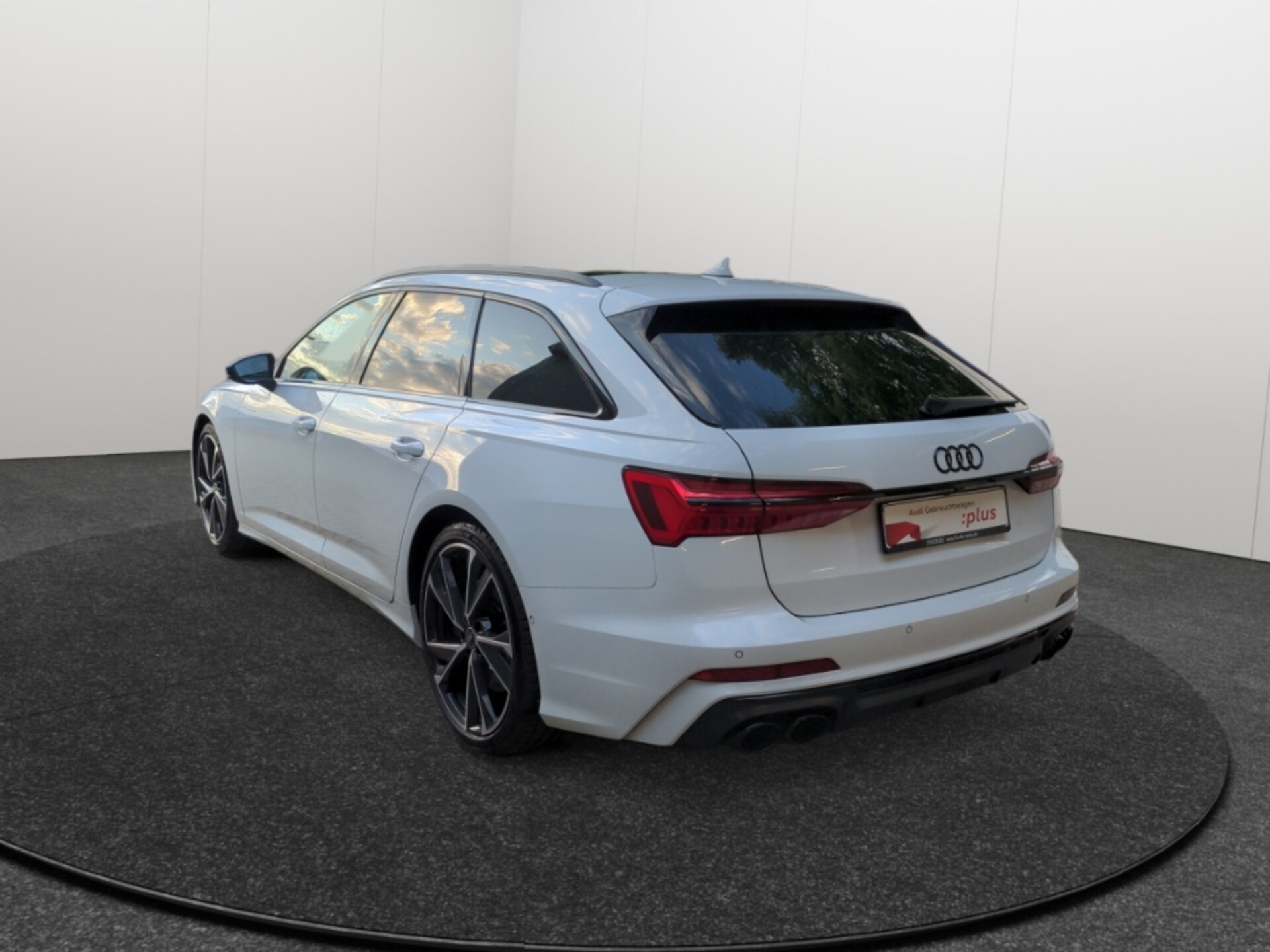 Audi S6 Avant