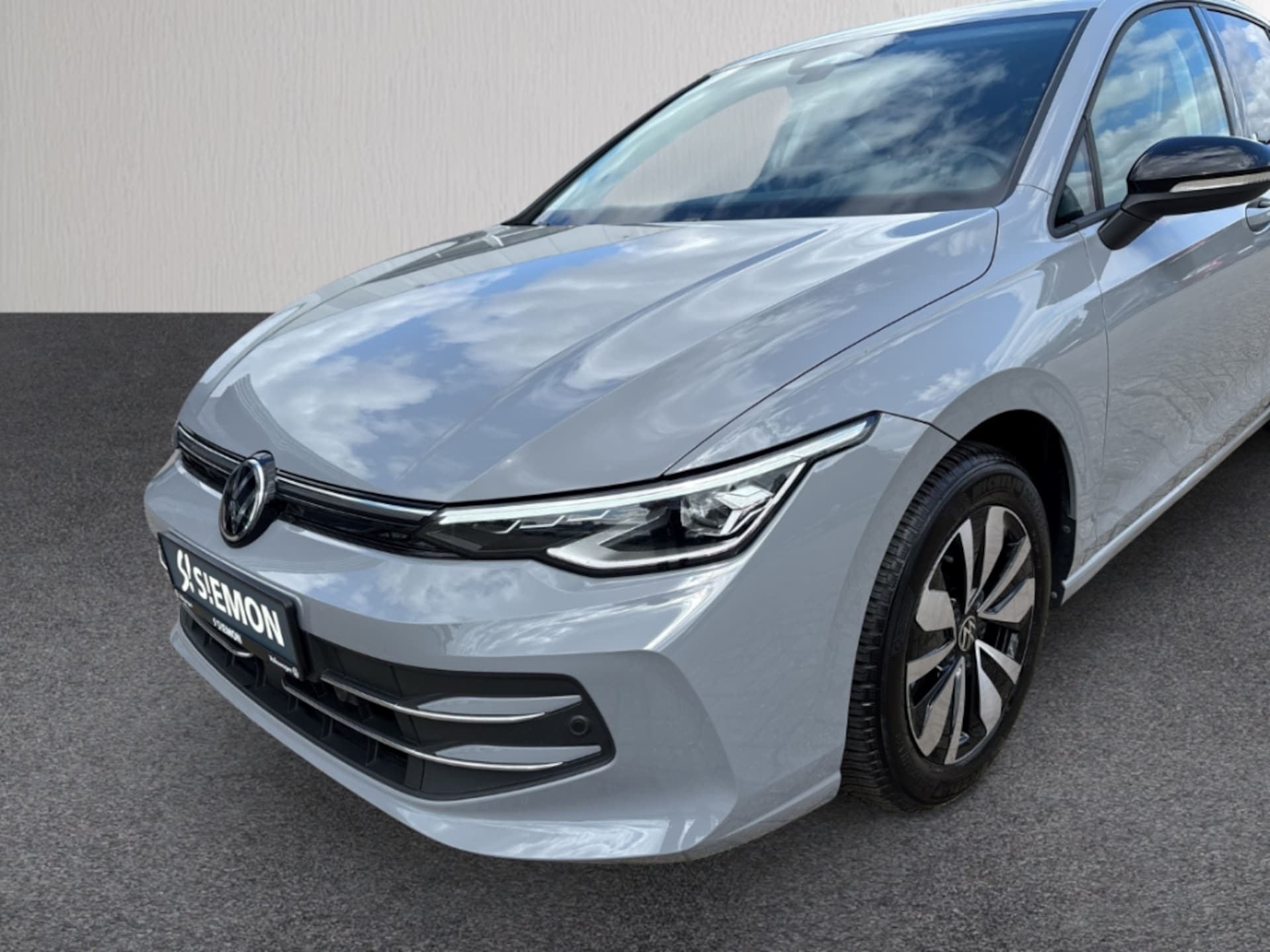 Volkswagen Golf Life