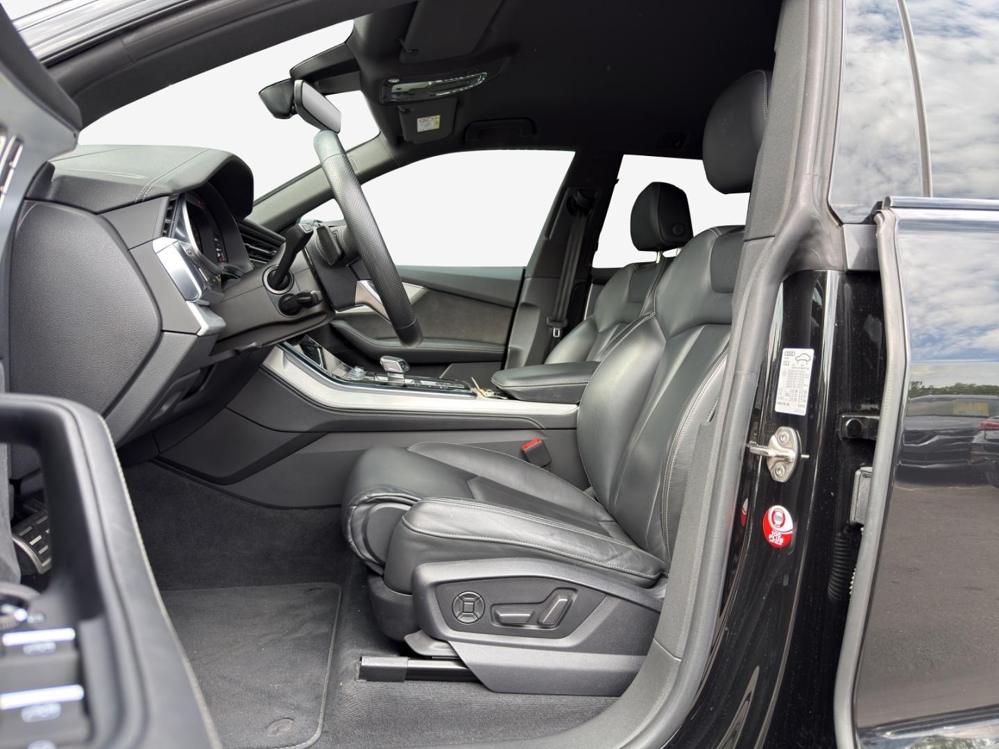 Image de Audi Q8 Black Edition 45 TDI quattro 170 kW (231 ch) tiptronic - for more details contact your dealer