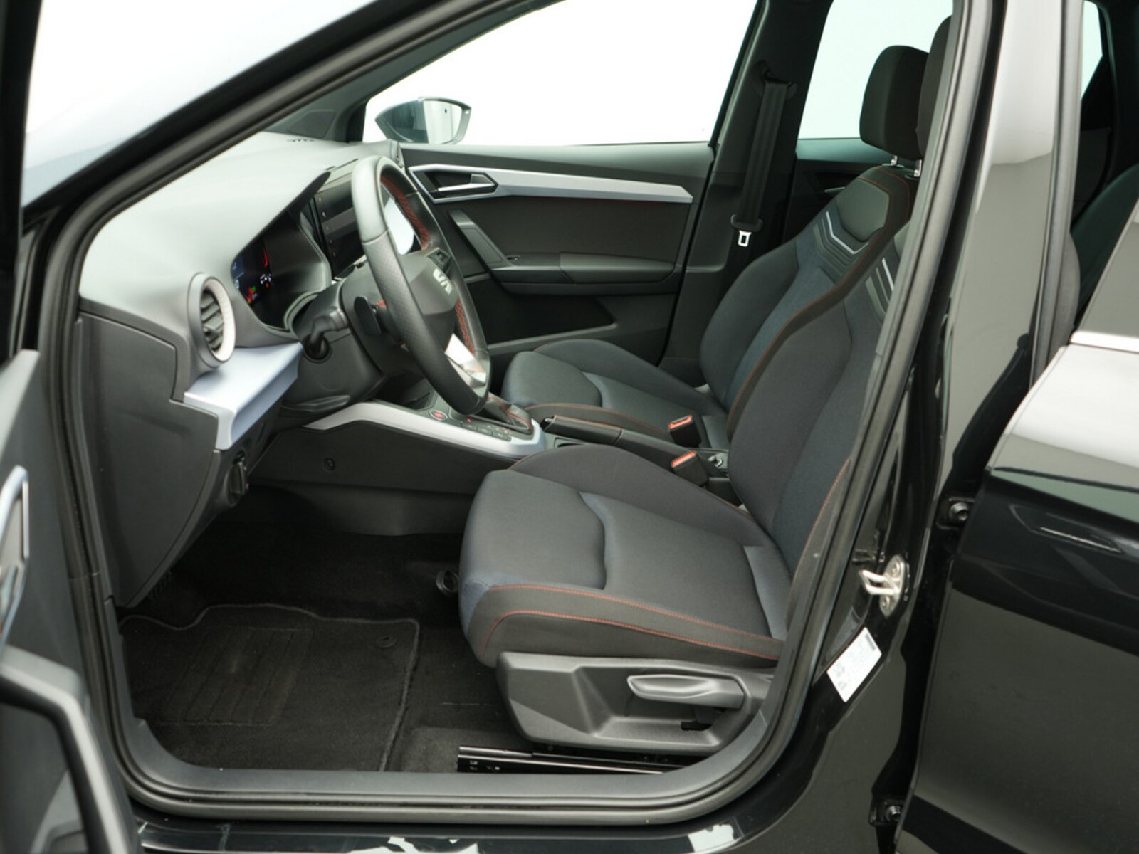SEAT Arona – Bild 13