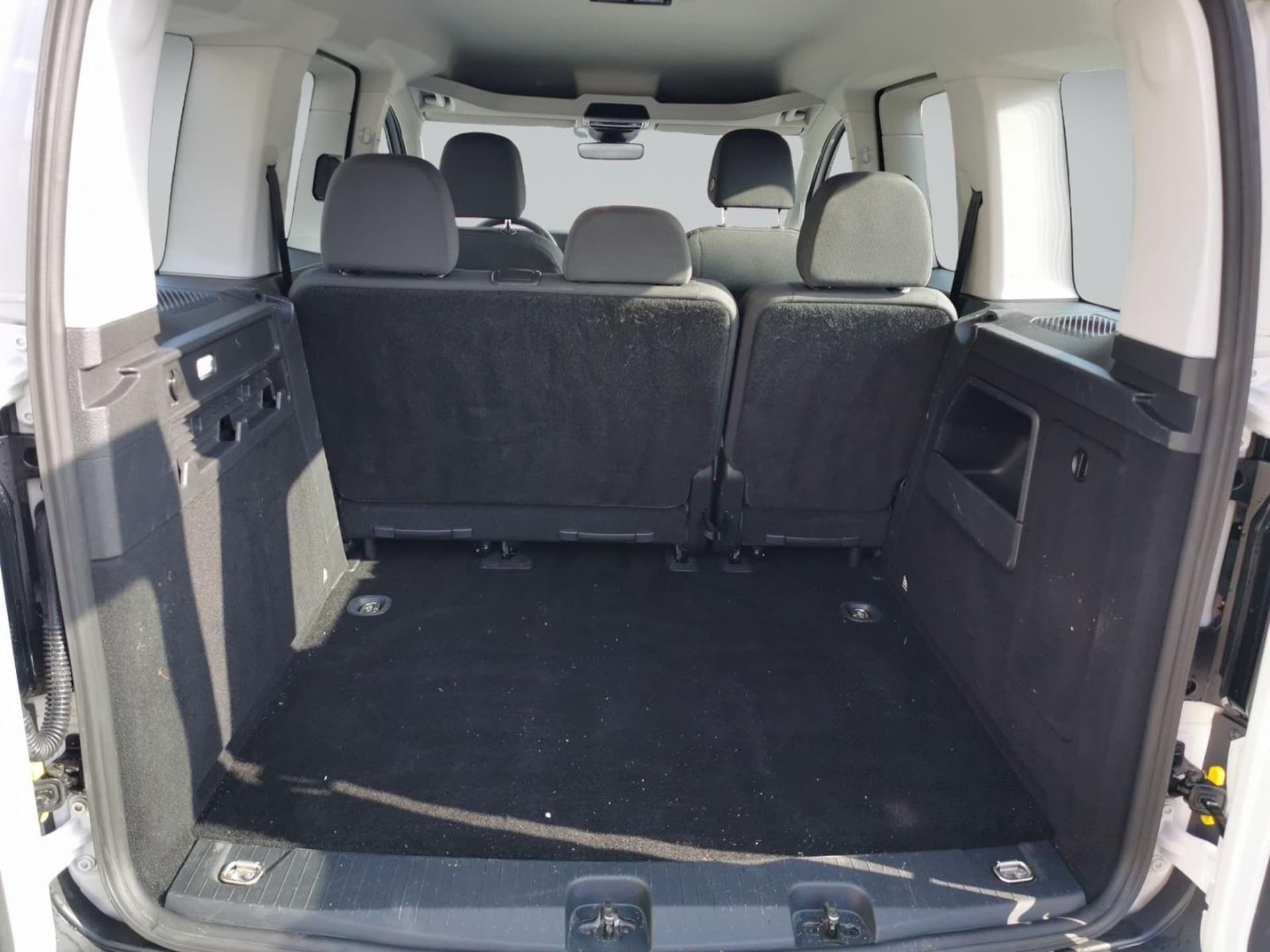 Volkswagen Caddy Basis-Modell